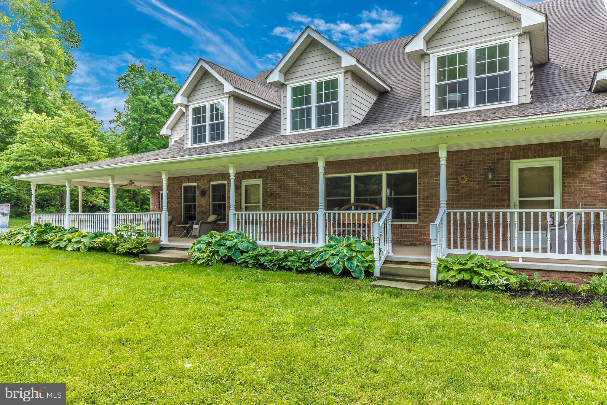 Expansive Front Porch!