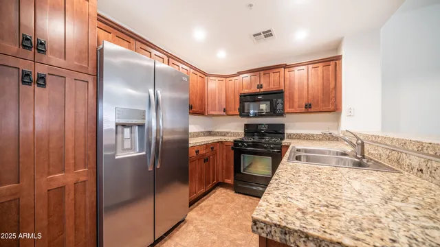 $310,000 | 5450 East Deer Valley Drive, Unit 4019, Phoenix, AZ 85054