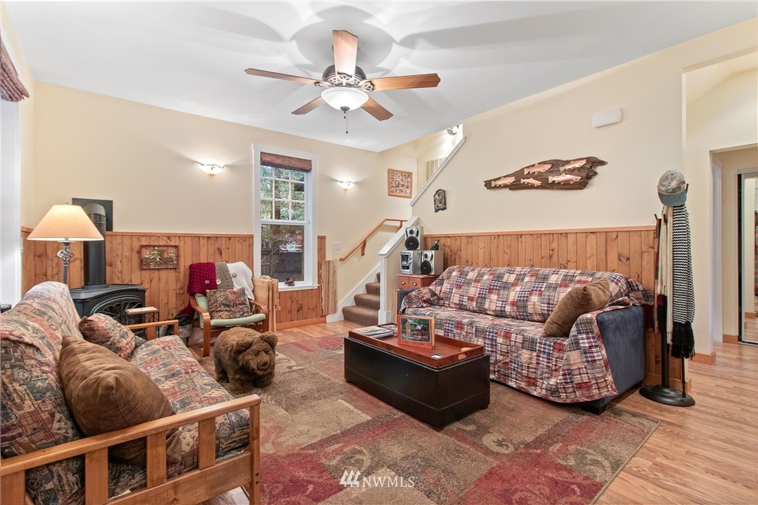 21008 Pinnacle Road Glacier, WA 98244 - Photo 3 of 24 Gallery Image 3