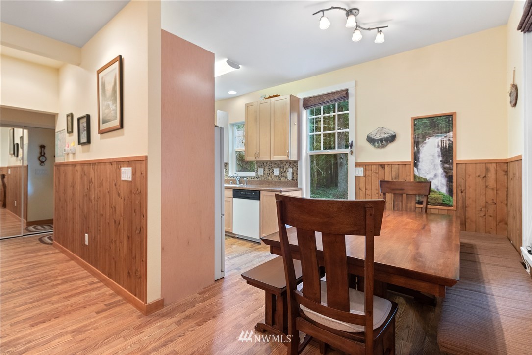 21008 Pinnacle Road Glacier, WA 98244 - Photo 5 of 24 Gallery Image 5