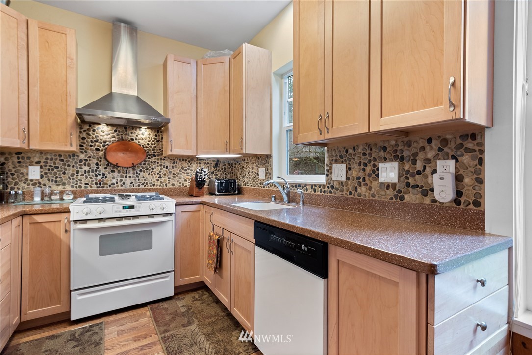 21008 Pinnacle Road Glacier, WA 98244 - Photo 6 of 24 Gallery Image 6