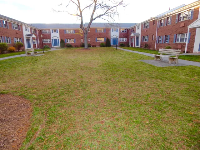 $1,800 | 14 Colonial Drive, Unit A, Rocky Hill, CT 06067