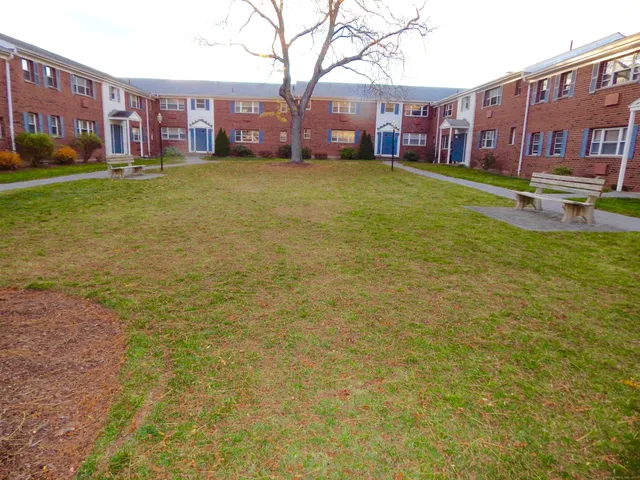 $1,800 | 14 Colonial Drive, Unit A, Rocky Hill, CT 06067