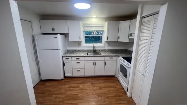 $1,800 | 14 Colonial Drive, Unit A, Rocky Hill, CT 06067