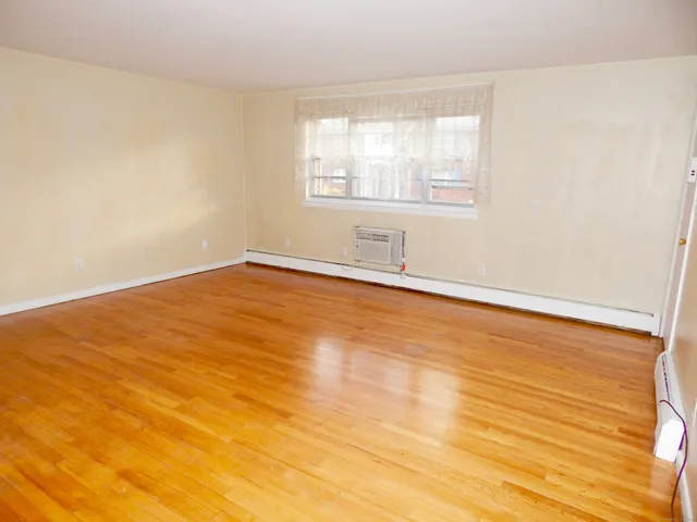 $1,800 | 14 Colonial Drive, Unit A, Rocky Hill, CT 06067