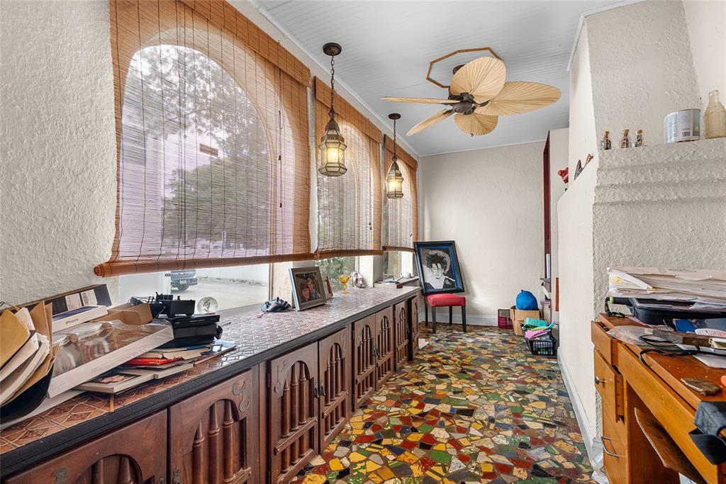 1321 28th Street North St. Petersburg, FL 33713 - Photo 23 of 31 a very nice looking room with a large window
