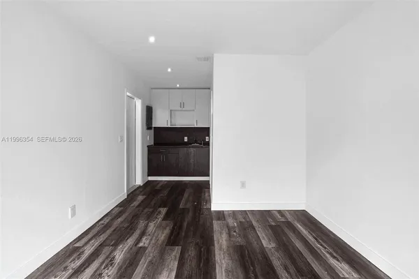 $1,200 | 6640 Evergreen Drive, Unit EFFICIENCY, Miramar, FL 33023