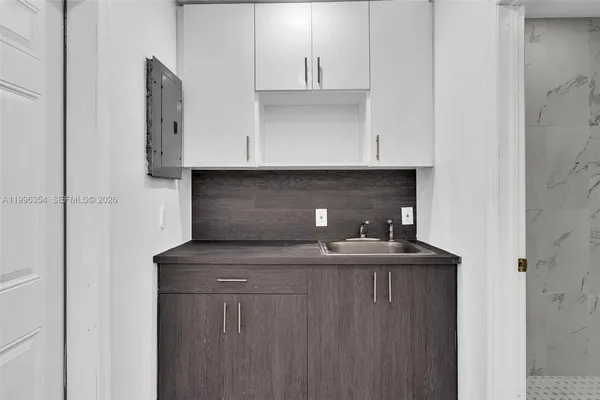 $1,200 | 6640 Evergreen Drive, Unit EFFICIENCY, Miramar, FL 33023