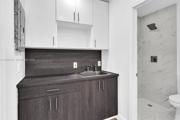 $1,200 | 6640 Evergreen Drive, Unit EFFICIENCY, Miramar, FL 33023