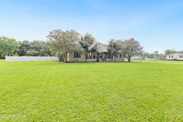 $199,999 | 14337 St Elmo Road, Erath, LA 70533