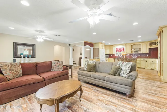 $199,999 | 14337 St Elmo Road, Erath, LA 70533