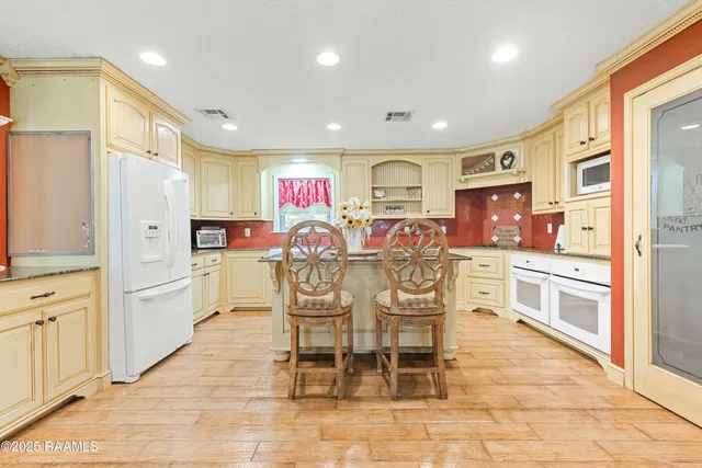 $199,999 | 14337 St Elmo Road, Erath, LA 70533