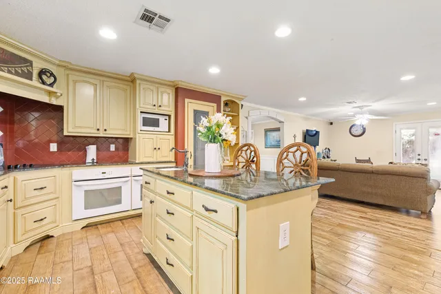 $199,999 | 14337 St Elmo Road, Erath, LA 70533