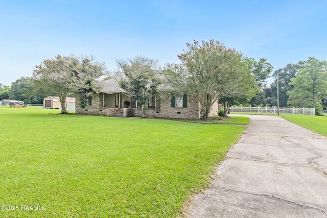 $199,999 | 14337 St Elmo Road, Erath, LA 70533