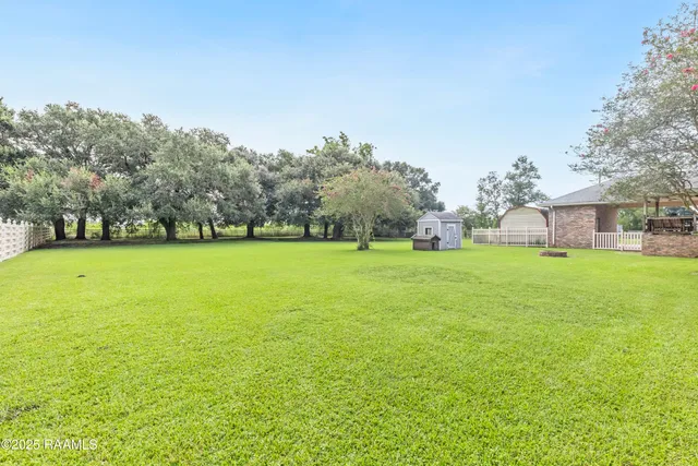 $199,999 | 14337 St Elmo Road, Erath, LA 70533
