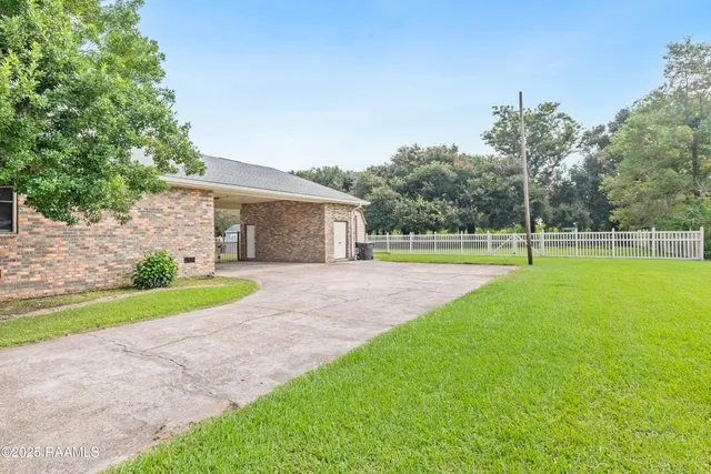 $210,000 | 14337 St Elmo Road, Erath, LA 70533