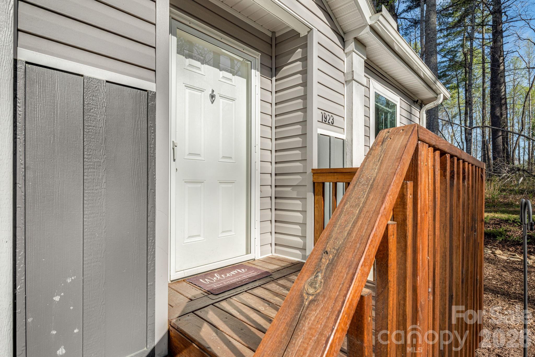 1923 Ridge Road Hendersonville, NC 28792 - Photo 4 of 31