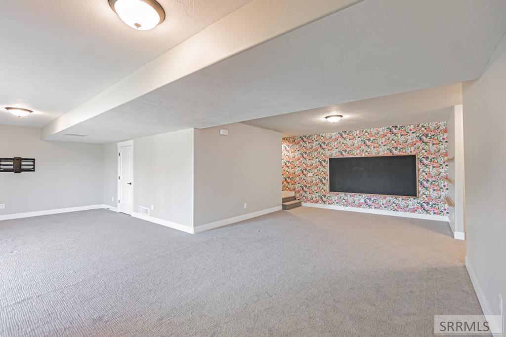 3184 Chartwell Garden Ammon, ID 83406 - Photo 37 of 53