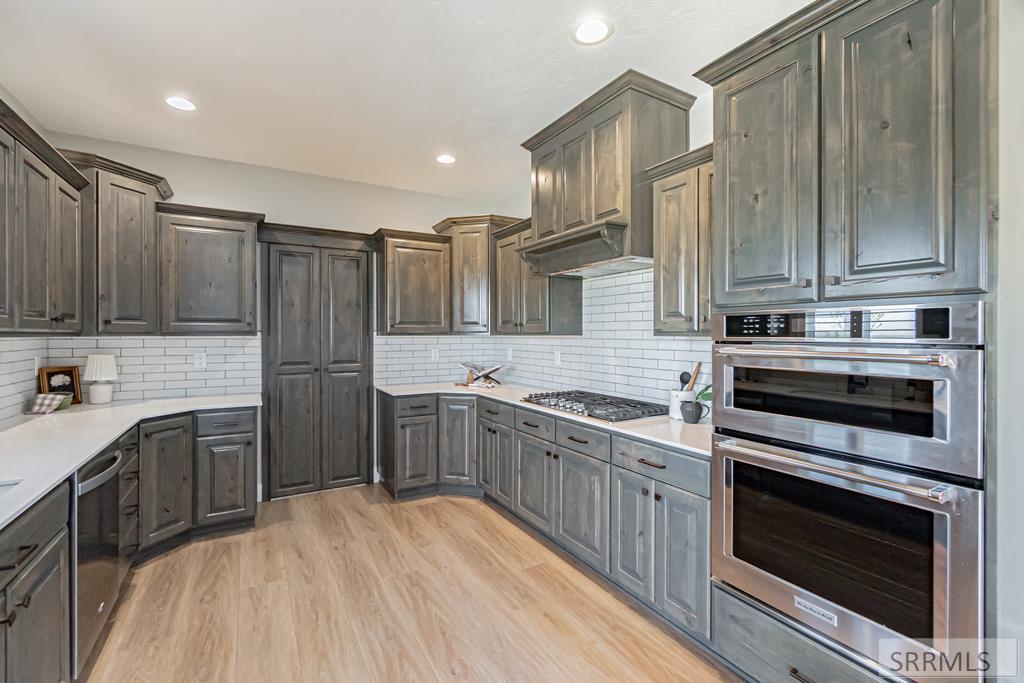 3184 Chartwell Garden Ammon, ID 83406 - Photo 8 of 53