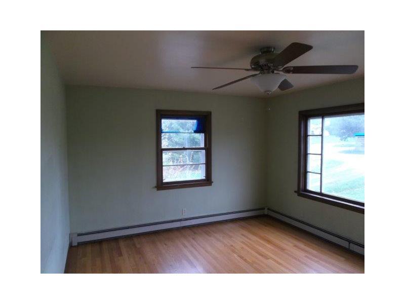 3556 Ellwood Road New Castle, PA 16101 - Photo 7 of 25 Living Room.