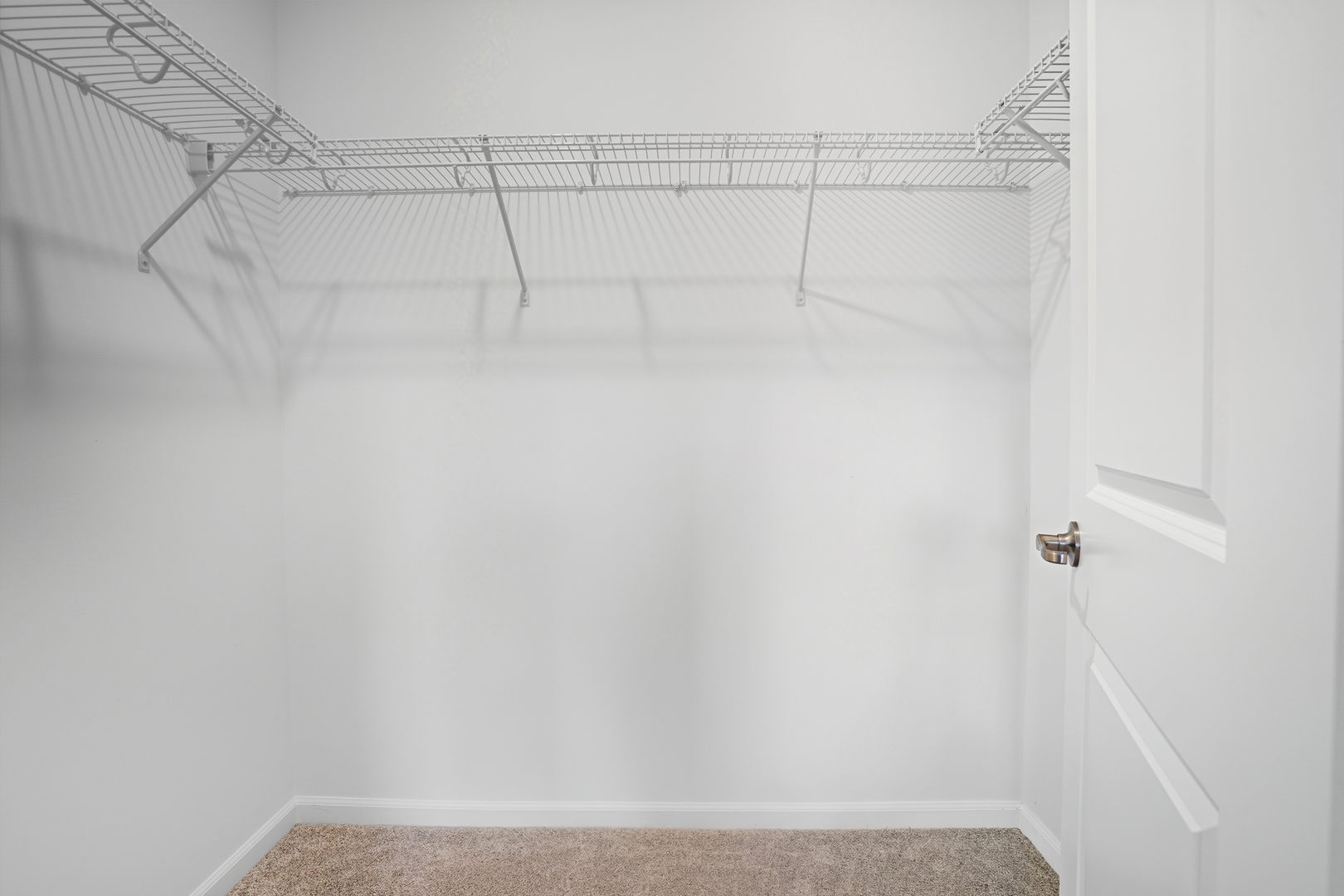 3859 Meadowridge Road Woodstock, IL 60098 - Photo 11 of 20 a view of a small room