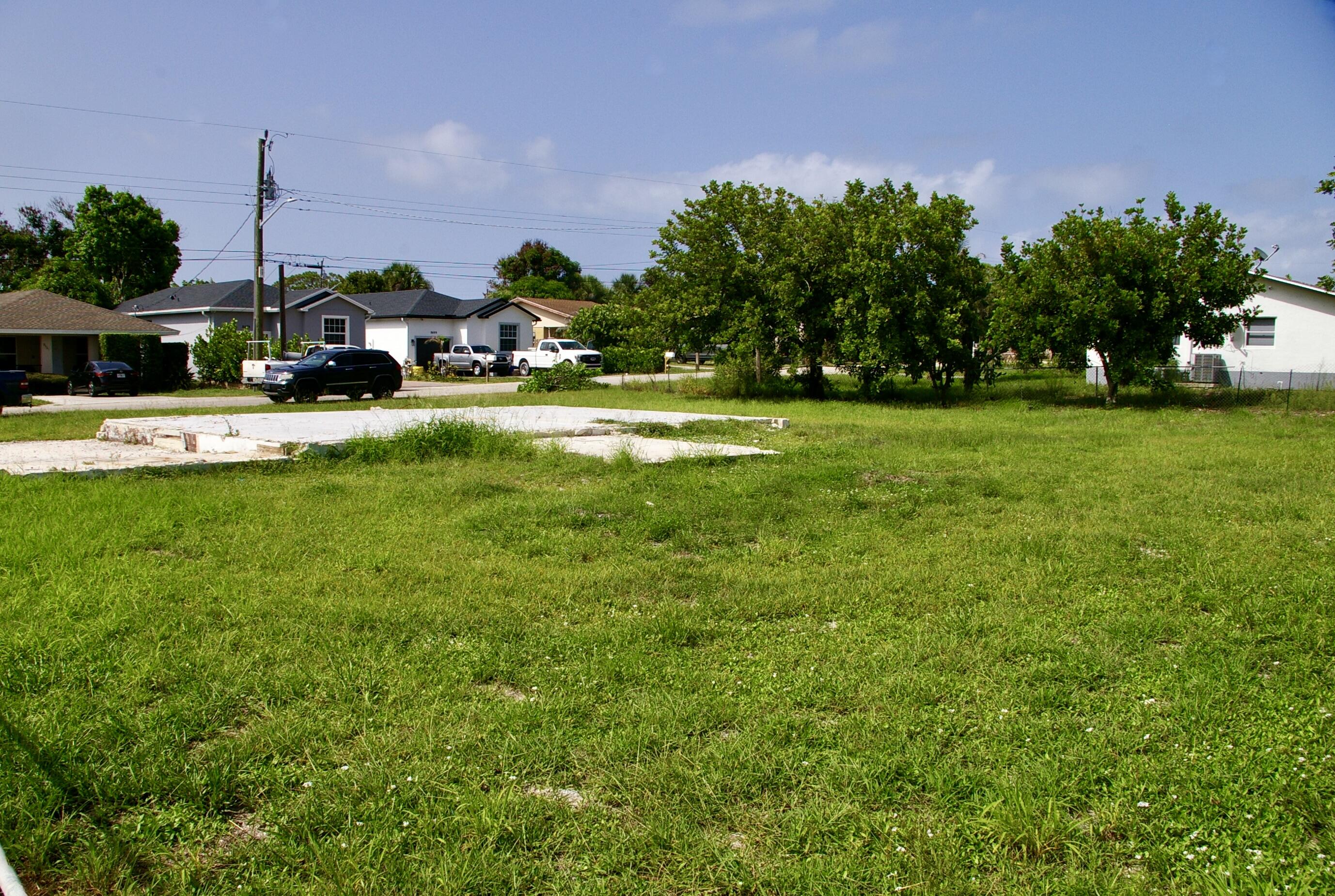 8480 Citrus Way Hobe Sound, FL 33455 - Photo 3 of 7 Yard