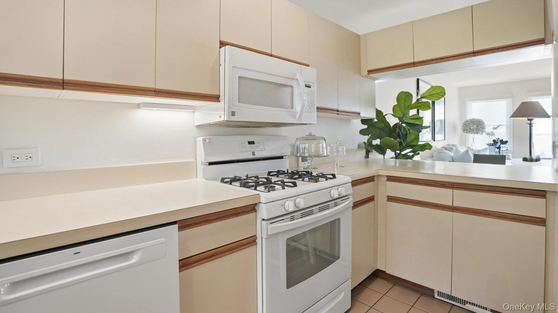 49 Canoe Place Road, Unit 416 Hampton Bays, NY 11946 - Photo 15 of 30