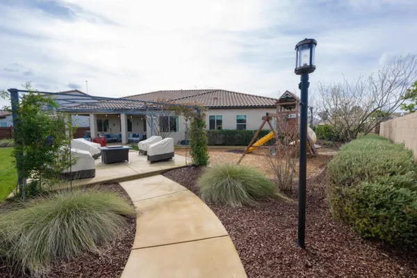 $915,000 | 3205 Lexington Avenue, Clovis, CA 93619