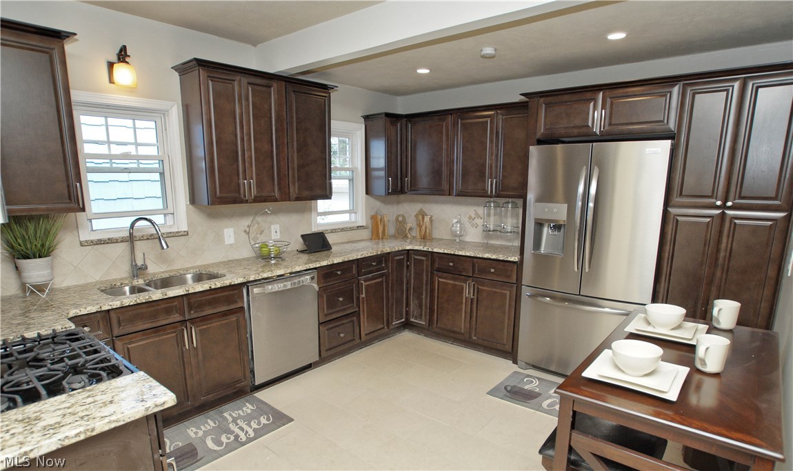 3839 Northampton Road Cleveland Heights, OH 44121 - Photo 5 of 19