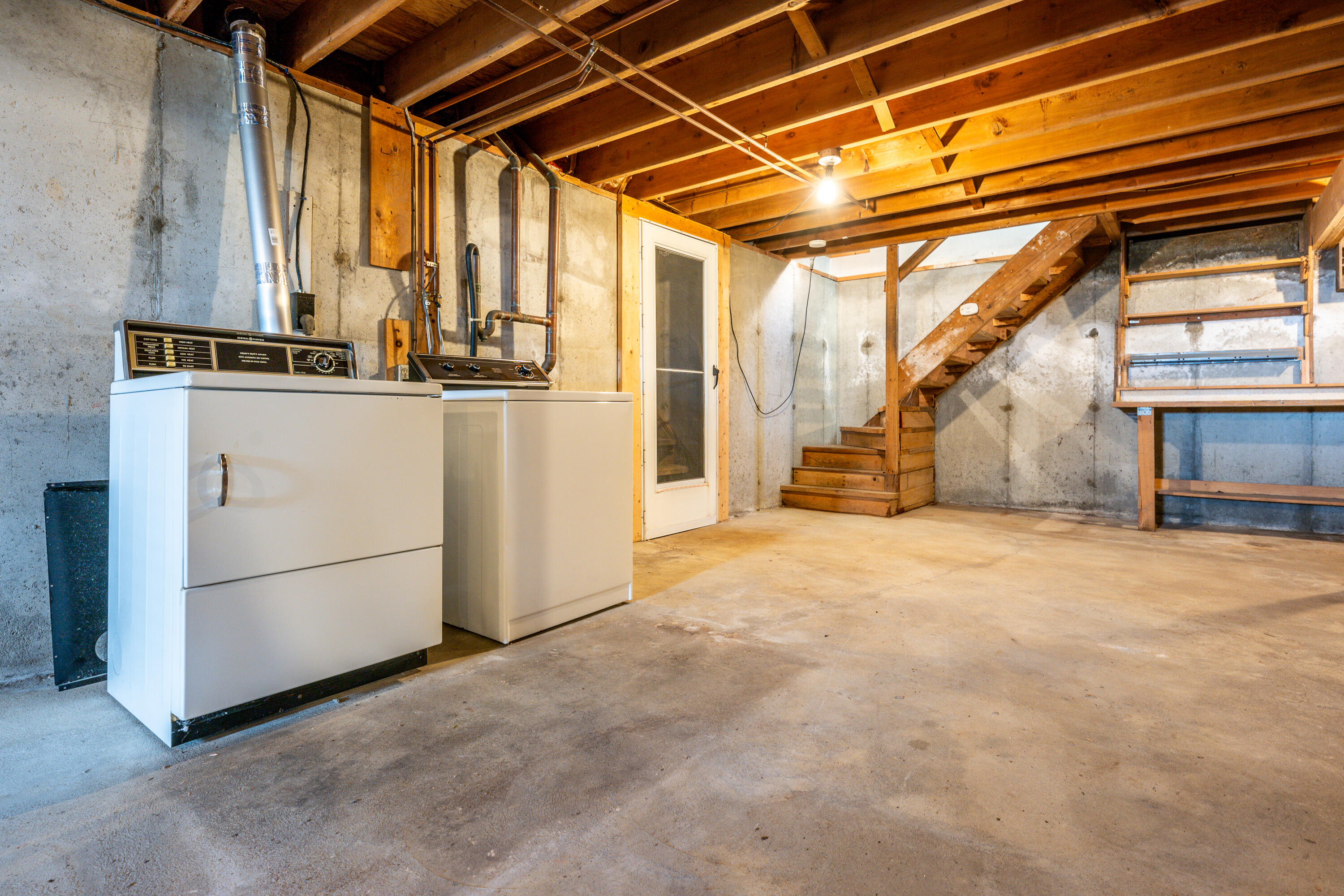 54 Hinckley Circle Osterville, MA 02655 - Photo 17 of 30 a view of an empty room