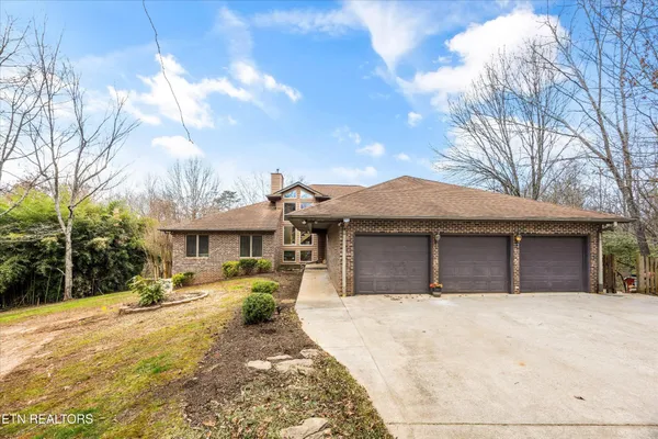 $1,199,900 | 3031 Shadow Brook Drive, Maryville, TN 37803