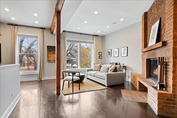 $1,699,500 | 1121 West Drummond Place, Chicago, IL 60614