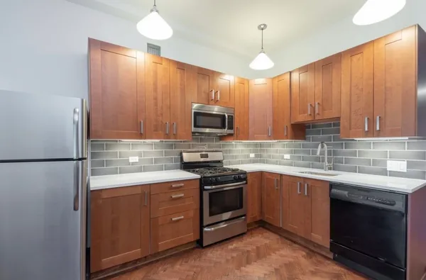 $1,699,500 | 1121 West Drummond Place, Chicago, IL 60614