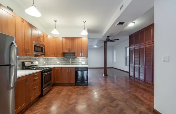 $1,699,500 | 1121 West Drummond Place, Chicago, IL 60614