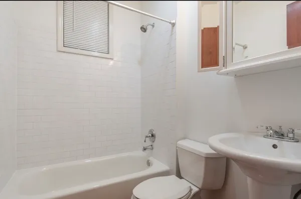 $1,699,500 | 1121 West Drummond Place, Chicago, IL 60614