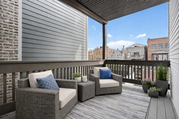 $1,699,500 | 1121 West Drummond Place, Chicago, IL 60614
