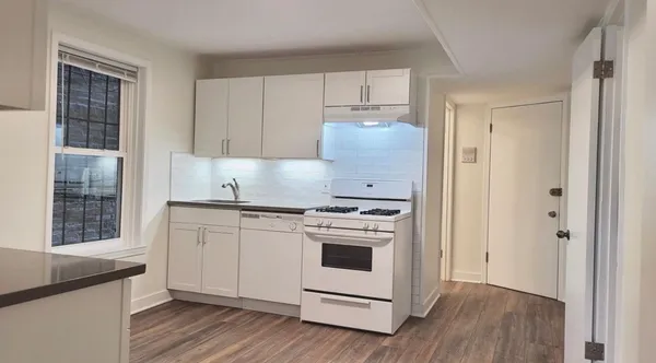 $1,699,500 | 1121 West Drummond Place, Chicago, IL 60614