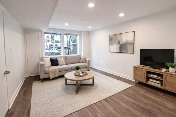 $1,699,500 | 1121 West Drummond Place, Chicago, IL 60614