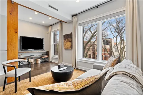 $1,699,500 | 1121 West Drummond Place, Chicago, IL 60614