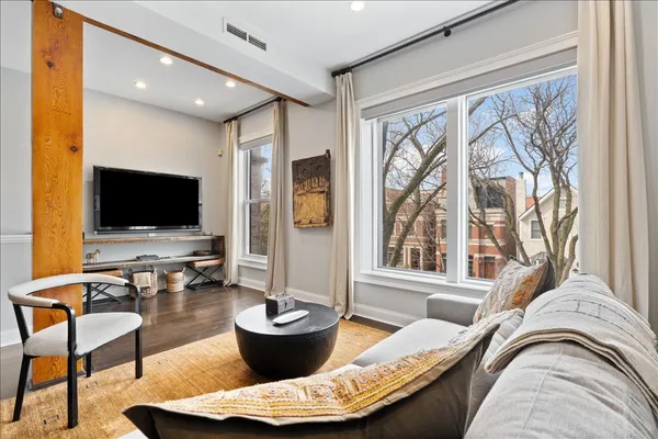 $1,699,500 | 1121 West Drummond Place, Chicago, IL 60614