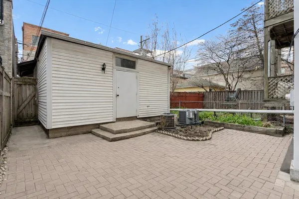 $1,699,500 | 1121 West Drummond Place, Chicago, IL 60614