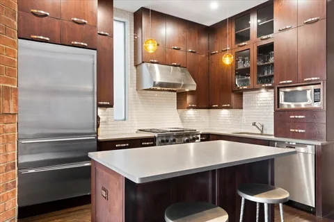 $1,699,500 | 1121 West Drummond Place, Chicago, IL 60614