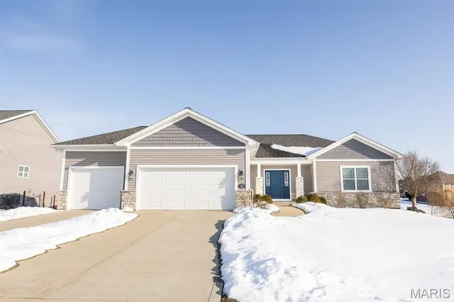 $499,900 | 505 Lk Vista Way, O'Fallon, IL 62269