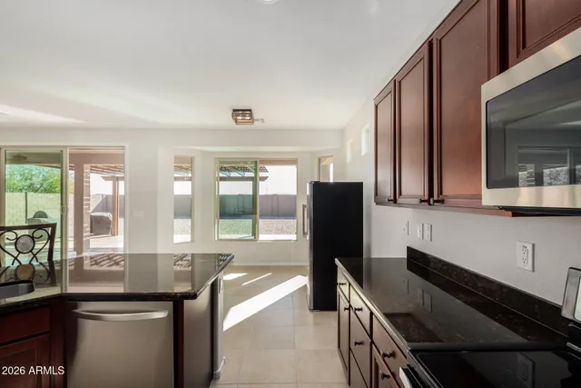 $424,900 | 18275 West Cedarwood Lane, Goodyear, AZ 85338