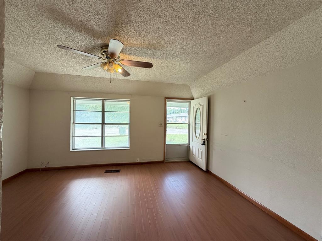 403 North Reagan Street Hamilton, TX 76531 - Photo 7 of 20