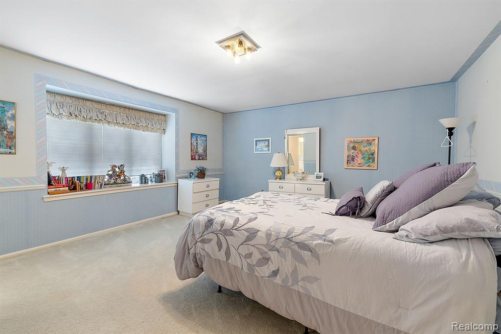 4670 Cove Road West Bloomfield, MI 48323 - Photo 25 of 37
