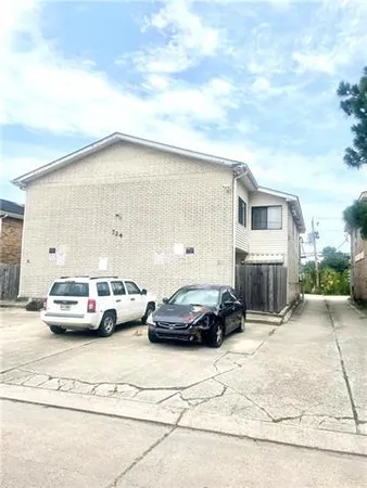 $1,350 | 724 Vouray Drive, Unit C, Kenner, LA 70065