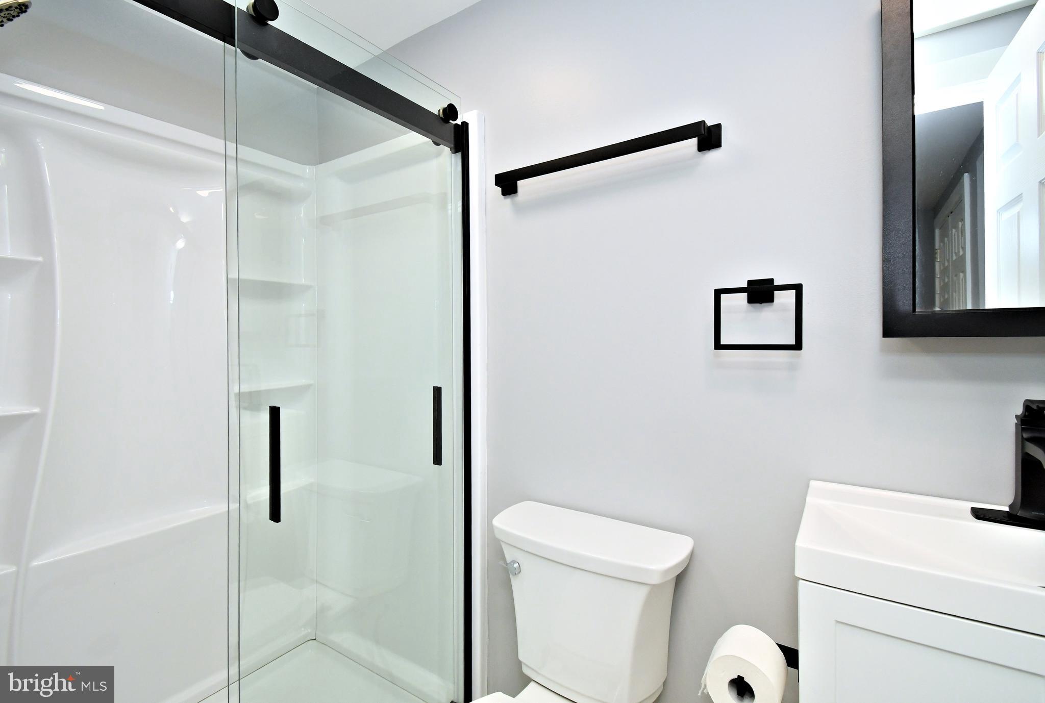 20 South Hanover Street, Unit 1A Pottstown, PA 19464 - Photo 17 of 20 Bathroom