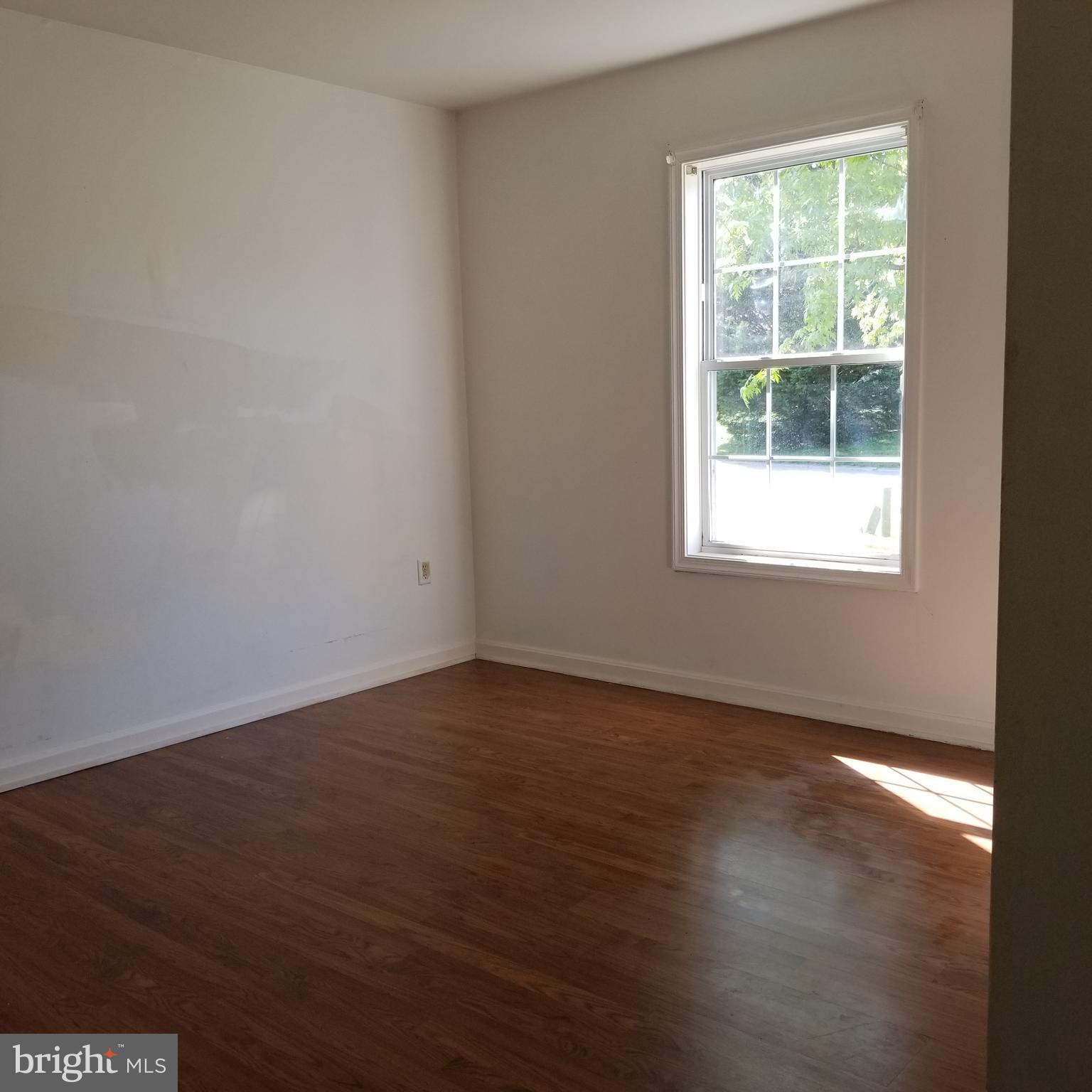 21 Oakview Court Ridgely, MD 21660 - Photo 13 of 17 Front bedroom