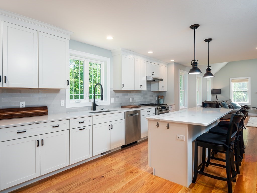 326 Campbell Road North Andover, MA 01845 - Photo 13 of 42